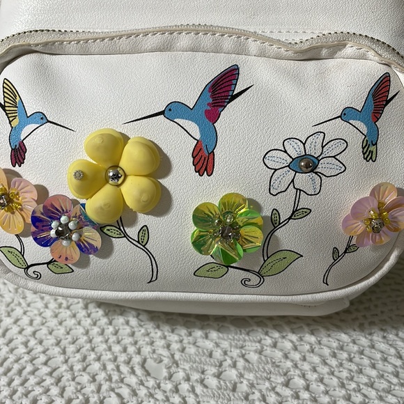 Missy hummingbird/flowers vegan backpack - Picture 2 of 15